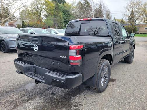 6 2026 Nissan Frontier SV