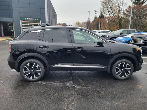 Super Black 2026 Nissan Kicks SV