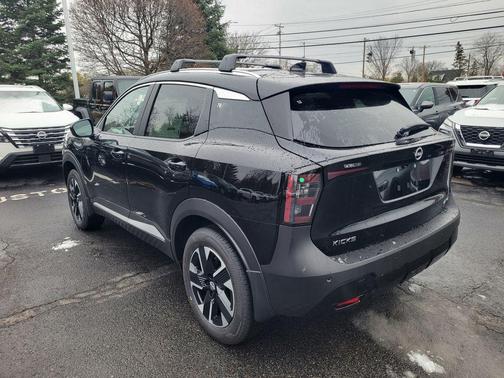 Super Black 2026 Nissan Kicks SV