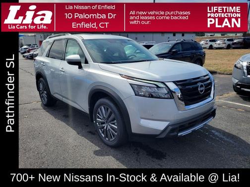 2025 Nissan Pathfinder SL