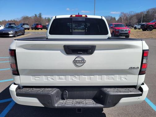 2025 Nissan Frontier SV