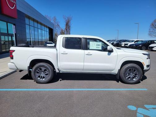 2025 Nissan Frontier SV