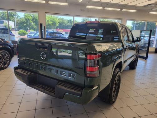 Green 2026 Nissan Frontier SV