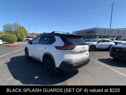 2 Tone White / Black Roof 2023 Nissan Rogue SV
