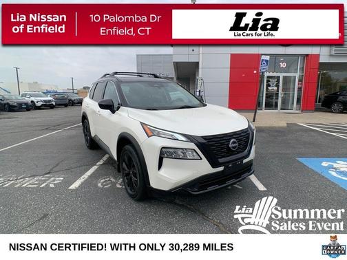 2 Tone White / Black Roof 2023 Nissan Rogue SV