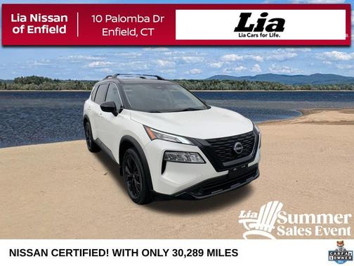 2 Tone White / Black Roof 2023 Nissan Rogue SV