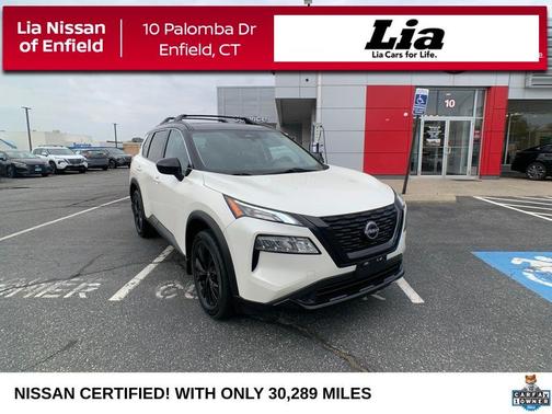 2 Tone White / Black Roof 2023 Nissan Rogue SV