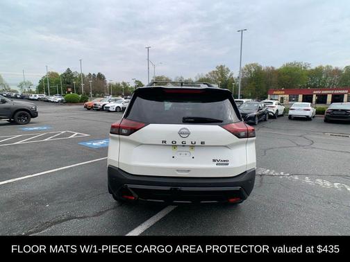 2 Tone White / Black Roof 2023 Nissan Rogue SV