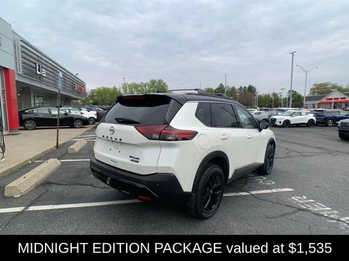 2 Tone White / Black Roof 2023 Nissan Rogue SV