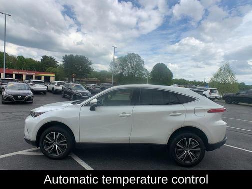 2022 Toyota Venza LE