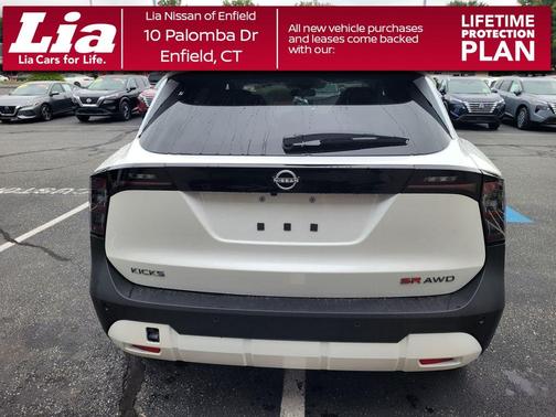 Aspen White Tri 2026 Nissan Kicks SR