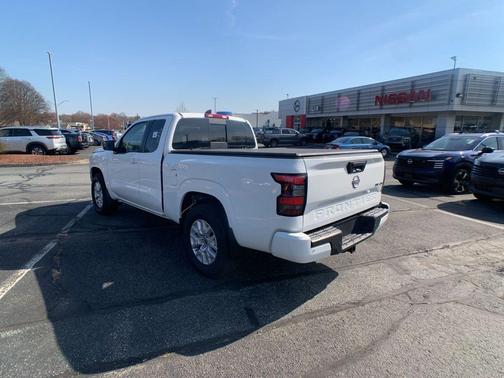 Glacier White 2023 Nissan Frontier SV