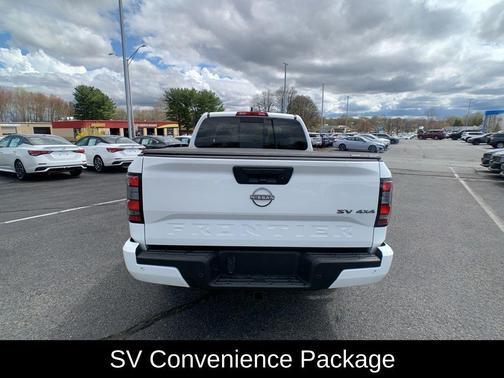 Glacier White 2023 Nissan Frontier SV