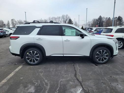 Everest White P 2026 Nissan Pathfinder Platinum