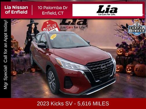 2 Tone Red / Black 2023 Nissan Kicks SV