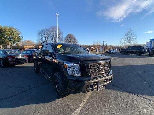 2021 Nissan Titan SV