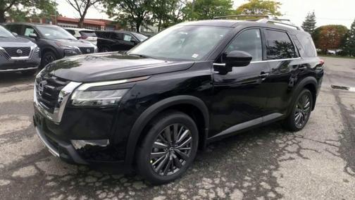 2025 Nissan Pathfinder SL