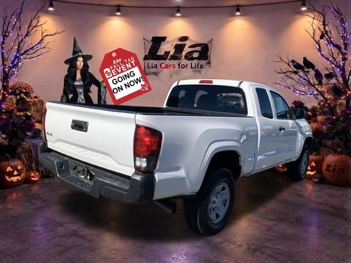 Ice 2023 Toyota Tacoma SR