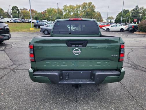 6 2027 Nissan Frontier SV