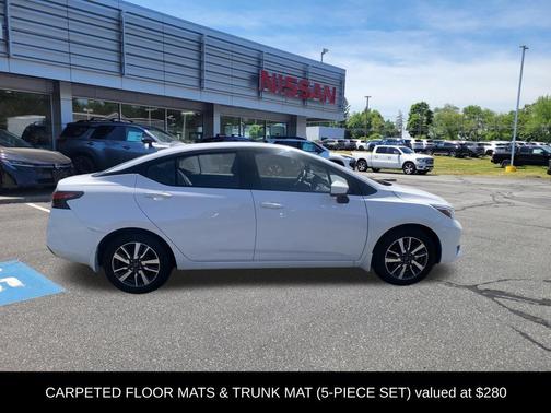Aspen White 2024 Nissan Versa 1.6 SV