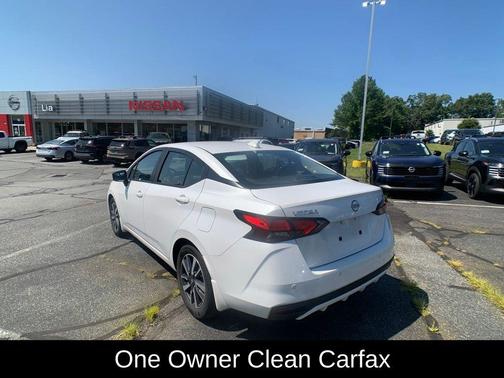 Aspen White 2024 Nissan Versa 1.6 SV
