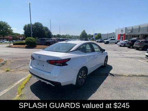 Aspen White 2024 Nissan Versa 1.6 SV