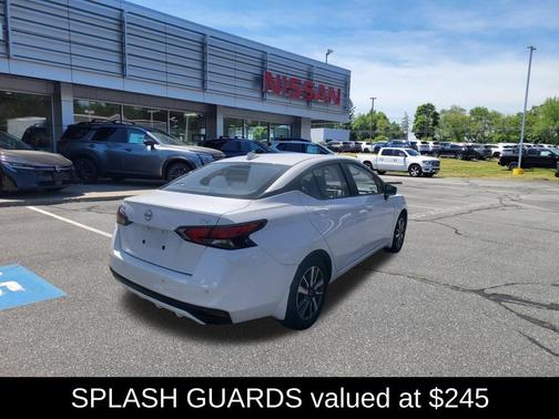 Aspen White 2024 Nissan Versa 1.6 SV