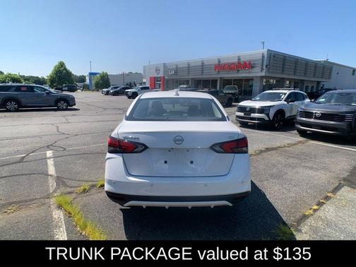 Aspen White 2024 Nissan Versa 1.6 SV