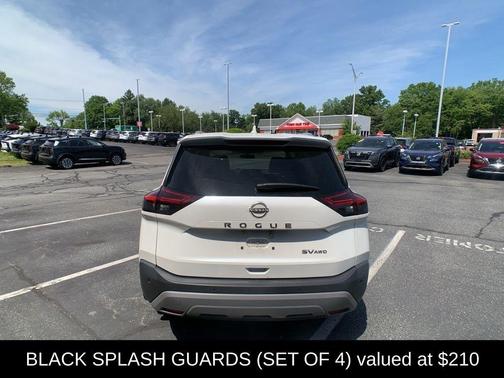 White 2022 Nissan Rogue SV