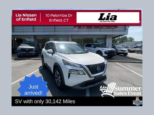 White 2022 Nissan Rogue SV