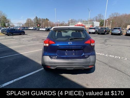 Deep Blue Pearl / Fresh Powder 2018 Nissan Kicks SR