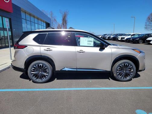 2025 Nissan Rogue Platinum