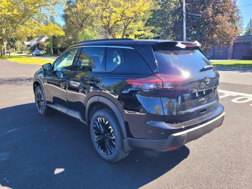Dark 2027 Nissan Rogue