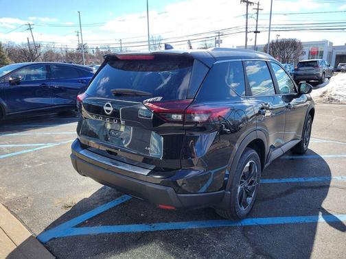 2025 Nissan Rogue SV