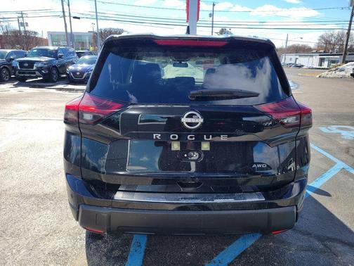 2025 Nissan Rogue SV