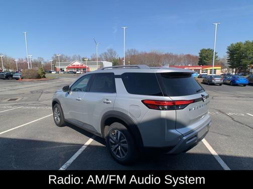 Brilliant Silver Metallic 2025 Nissan Pathfinder SL