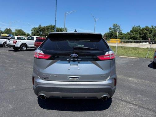 Iconic Silver Metallic 2024 Ford Edge Titanium