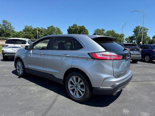 Iconic Silver Metallic 2024 Ford Edge Titanium