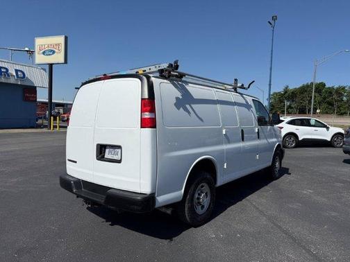 Summit White 2022 Chevrolet Express 2500 Work Van