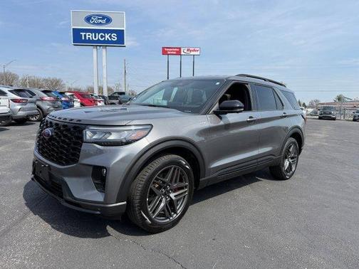 Carbonized Gray Metallic 2025 Ford Explorer ST-Line