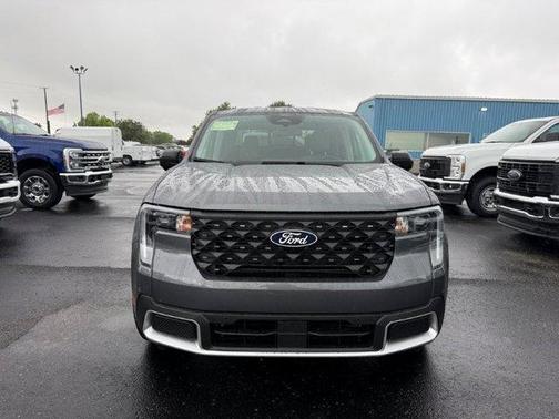 Carbonized Gray Metallic 2026 Ford Maverick Lariat