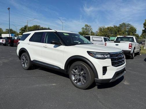 2025 Ford Explorer Active 4WD