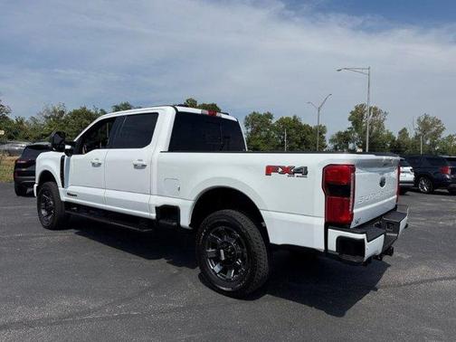 Oxford White 2024 Ford F-250 Lariat