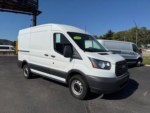 2018 Ford Transit-250 130 WB Medium Roof Cargo