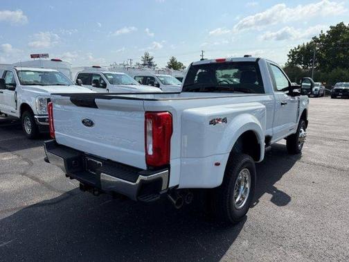 Oxford White 2026 Ford F-350 XLT DRW