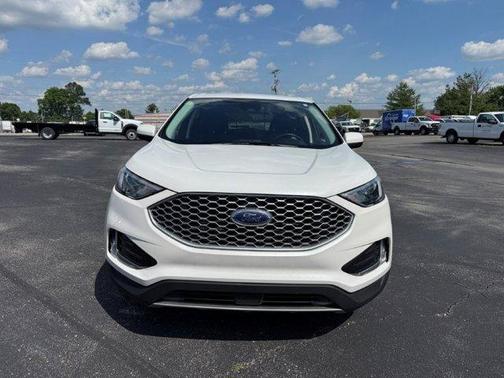 White 2023 Ford Edge SEL