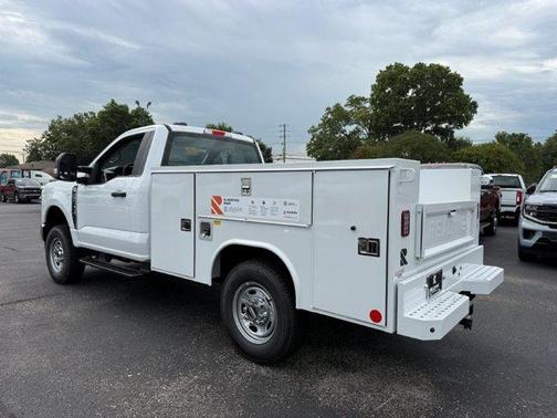Oxford White 2026 Ford F-250 XL