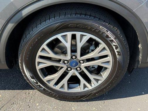 Carbonized Gray Metallic 2021 Ford Escape SEL