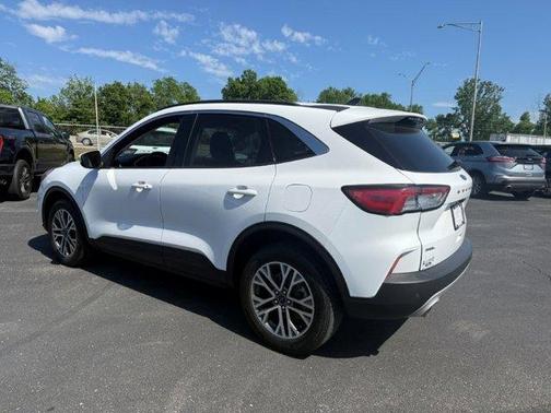 Oxford White 2022 Ford Escape SEL