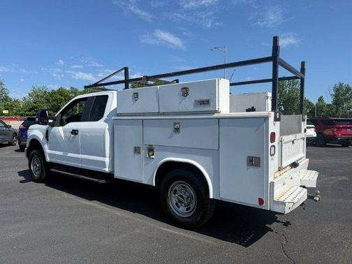 Oxford White 2022 Ford F-250 XL